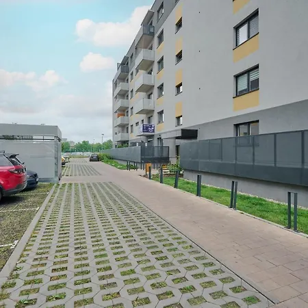 Quiet Zakladowa By Renters